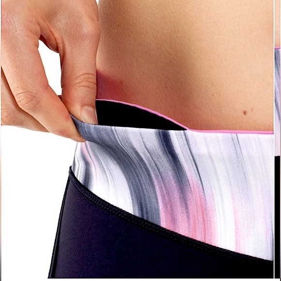 Lululemon Athetica Reflective Ruffled Cropped Leggings - Picture 4 of 12